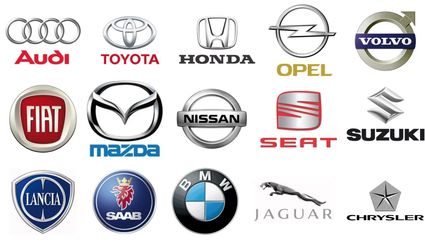 Les logo chromés des marques de voiture